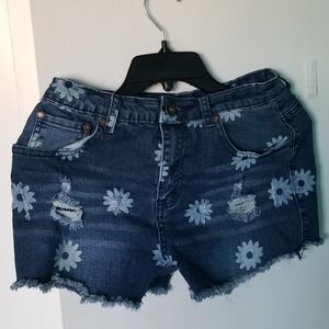 Daisy shorts